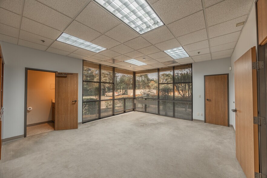 More Photos Of 2540 W Shaw Ln, Fresno Office For Sale