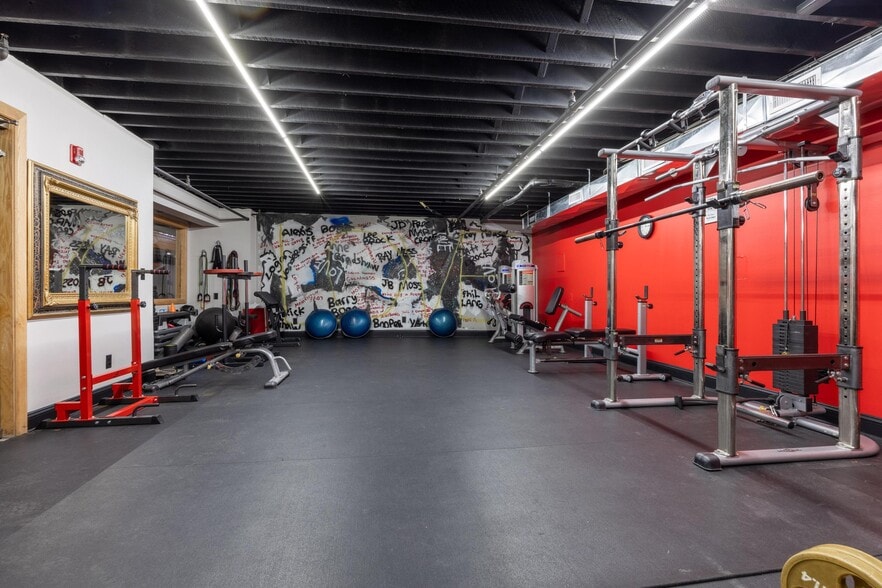 More Photos Of 1463 Market St, Chattanooga Storefront Retail Office For Lease