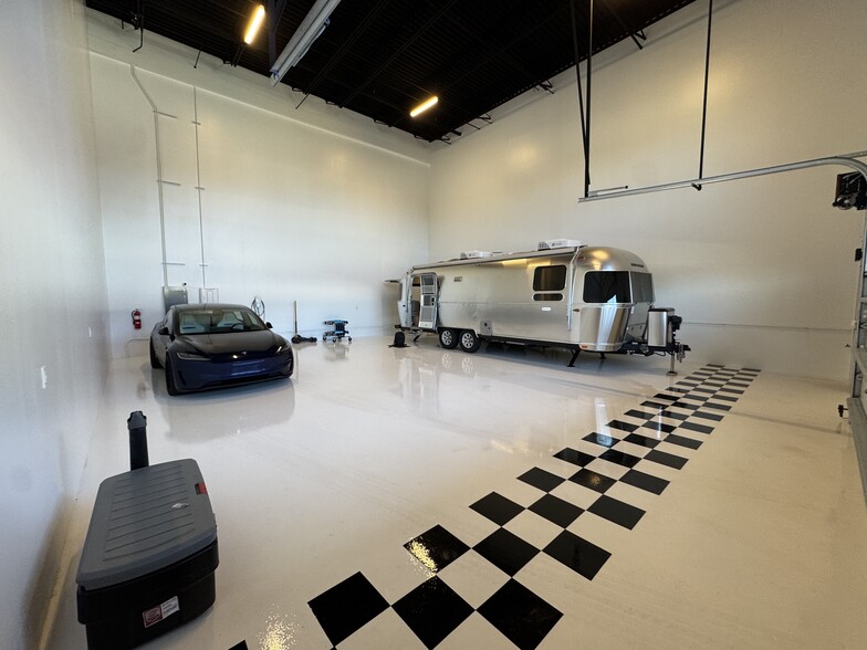 More Photos Of 6500 Motor Enclave Way, Tampa Racetrack For Lease