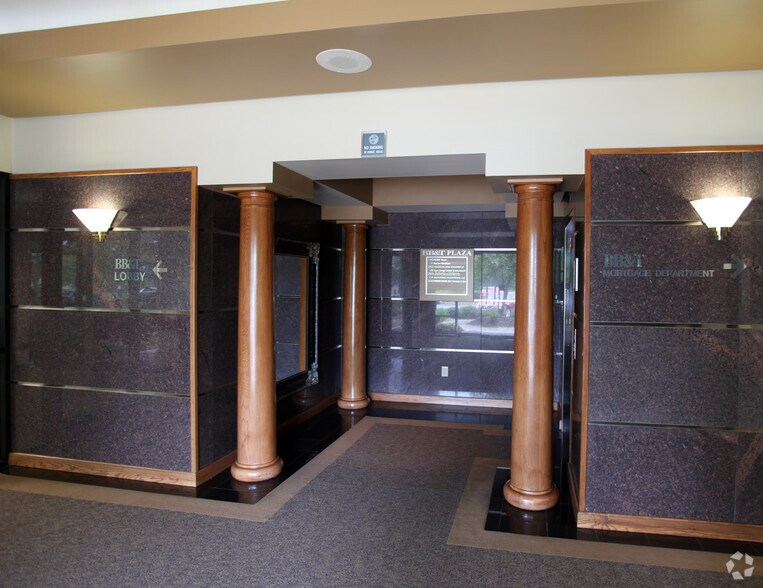 More Photos Of 4011 University Dr, Durham Office Residential For Lease