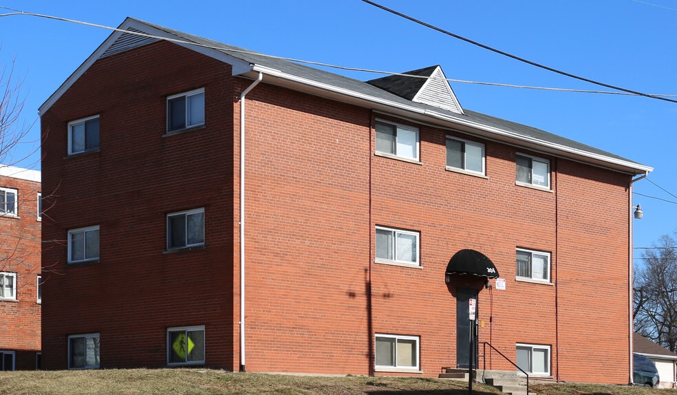 More Photos Of 8400-8414 Anthony Wayne Ave, Cincinnati Apartments For Sale
