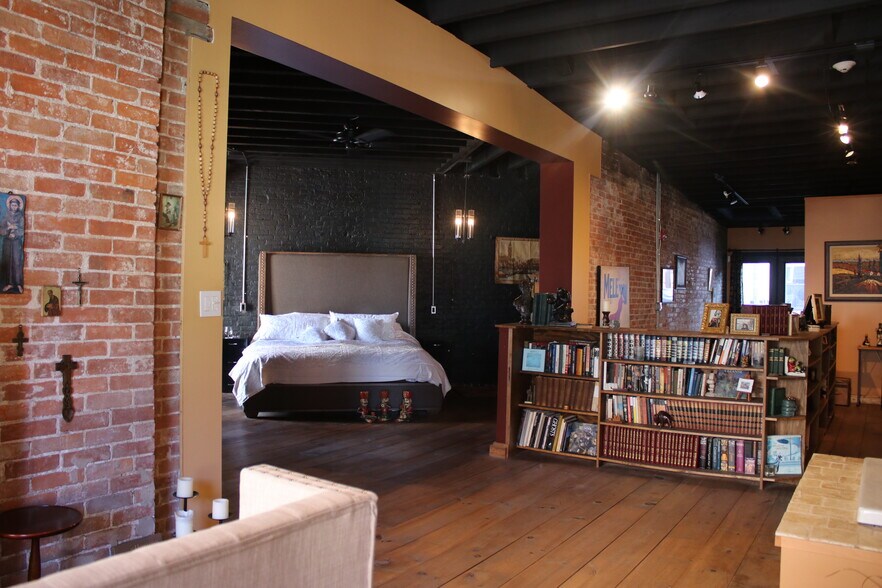 More Photos Of 537 Main St, Buffalo Storefront Retail Residential For Sale