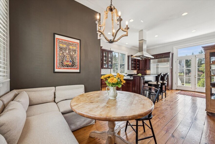 More Photos Of 21 Franklin Pl, Morristown Office For Sale