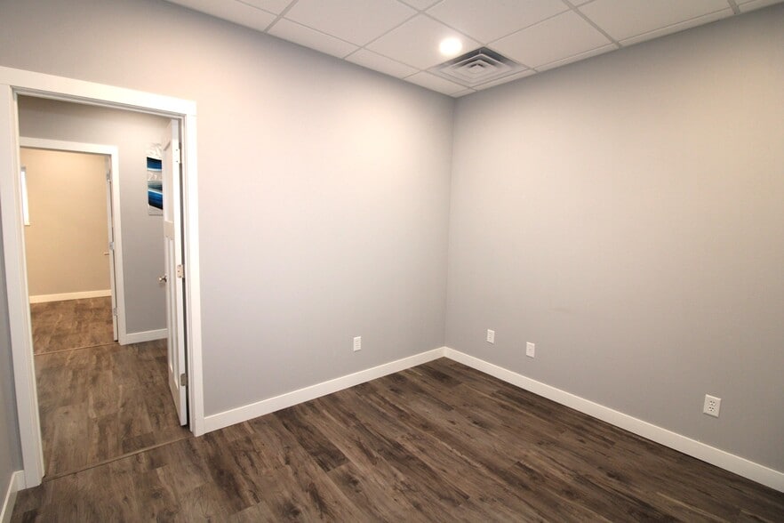 More Photos Of 116 1st St SW, Minot Medical For Lease