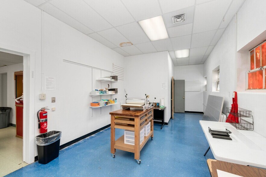 More Photos Of 1620 Thomes Ave, Cheyenne Light Distribution For Sale