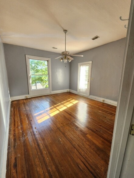 More Photos Of 432 E Main St, Gallatin Office Residential For Sale