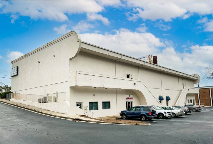 More Photos Of 2940 Riverside Dr, Macon-Bibb Storefront For Lease
