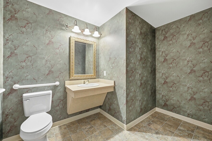 More Photos Of 845 Johns Hopkins Dr, Greenville Medical For Lease