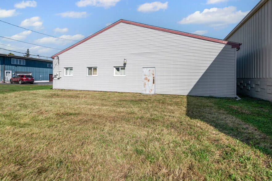 More Photos Of 3103 Lapeer Rd, Port Huron General Retail For Sale