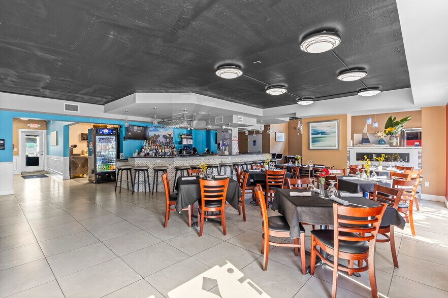 More Photos Of 502-504 Lucerne Ave, Lake Worth Restaurant For Lease