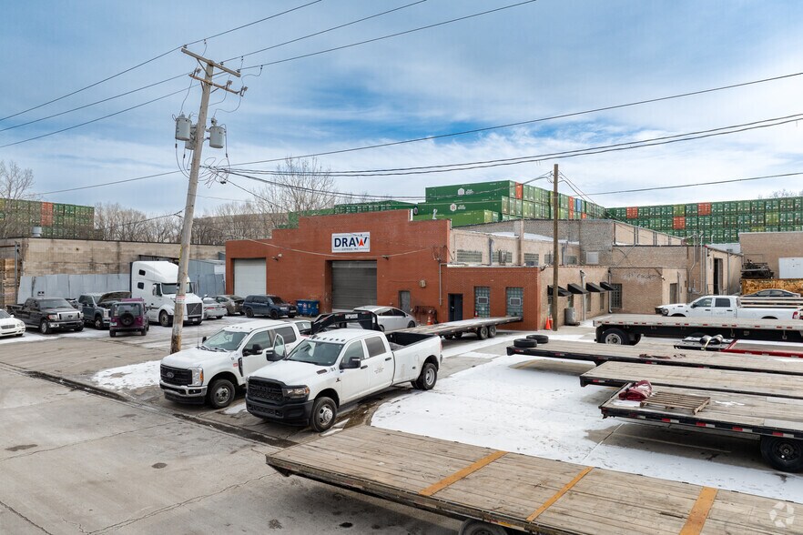 More Photos Of 1017 W 48th St, Chicago Warehouse For Lease