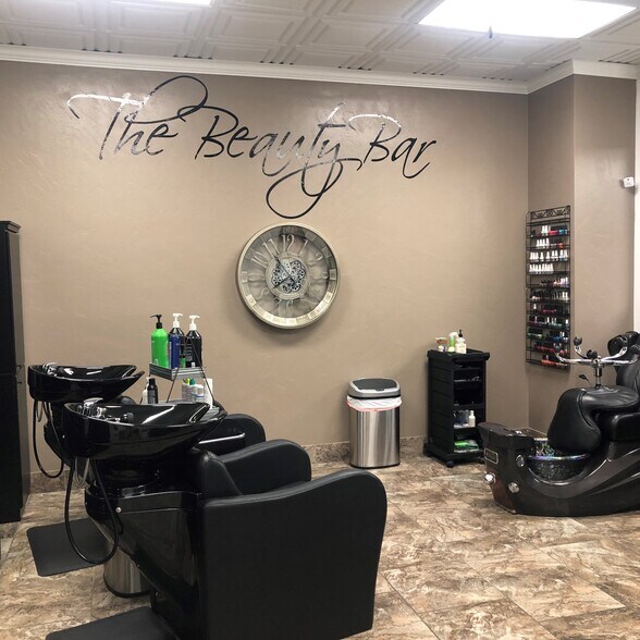 More Photos Of 1037 Main St, Evanston Storefront Retail Office For Sale