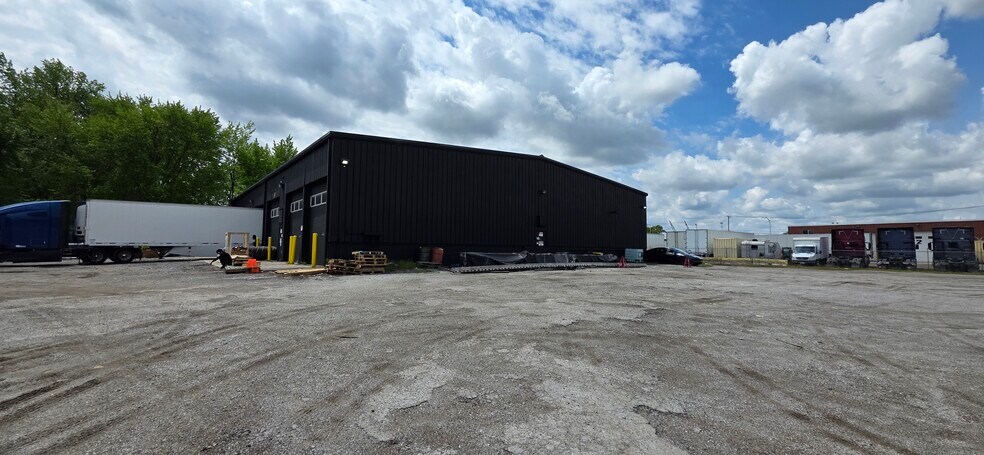 More Photos Of 17735 Chappel Ave, Lansing Industrial For Sale