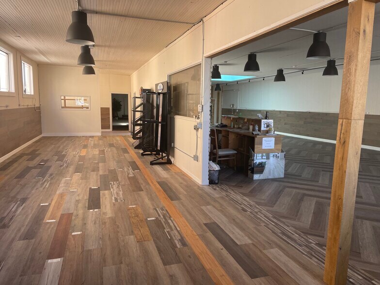 More Photos Of 14 E Lake Ave, Watsonville Storefront For Sale