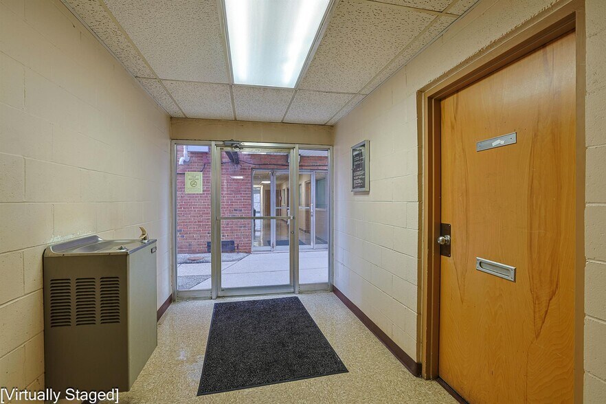 More Photos Of 1172 W Galbraith Rd, Cincinnati Office For Sale