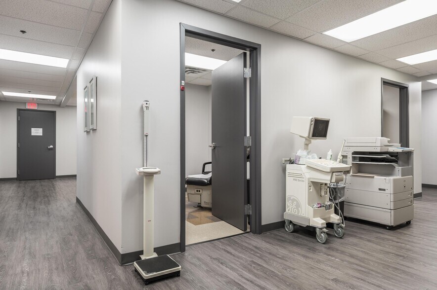 More Photos Of 961 Spring Creek Rd, East Ridge Medical For Lease