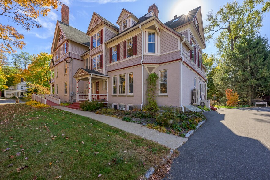 More Photos Of 518 Main St, Great Barrington Hospitality For Sale