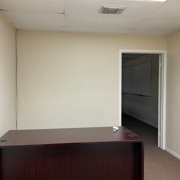 More Photos Of 200 N Broadway St, La Porte Warehouse For Lease