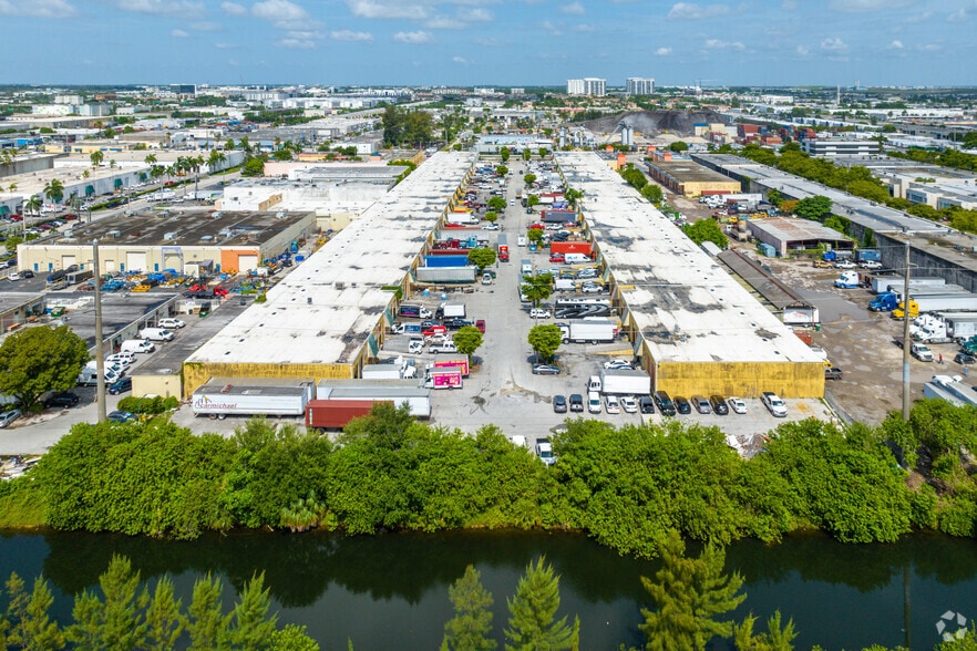More Photos Of 4751-4797 NW 72nd Ave, Miami Warehouse For Lease