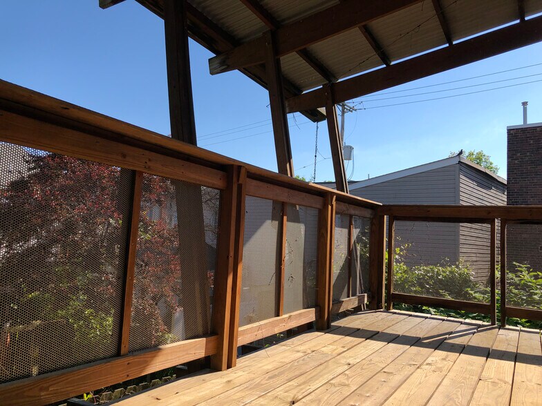 More Photos Of 1015 E Carson St, Pittsburgh Storefront Retail Office For Sale