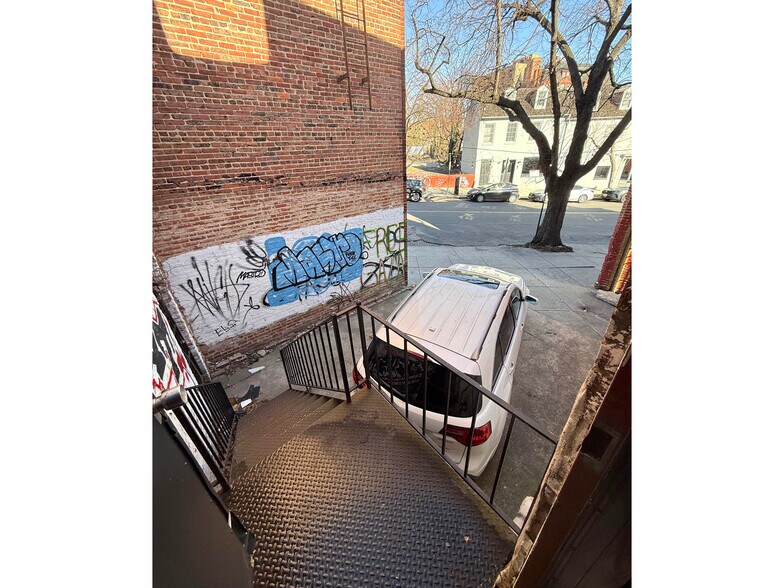 More Photos Of 893-895 N Howard St, Baltimore Storefront For Sale