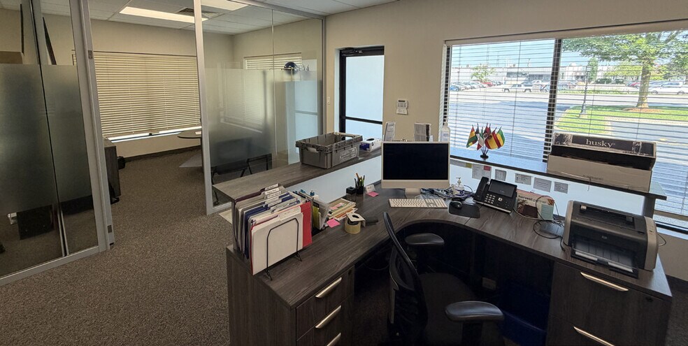 More Photos Of 176 Speedvale Ave, Guelph Office For Sale