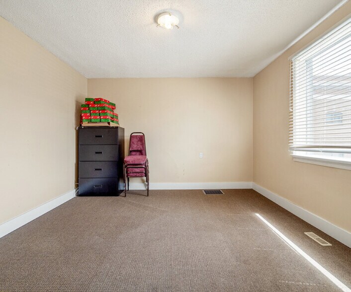 More Photos Of 327 10 St S, Lethbridge Religious Facility For Sale