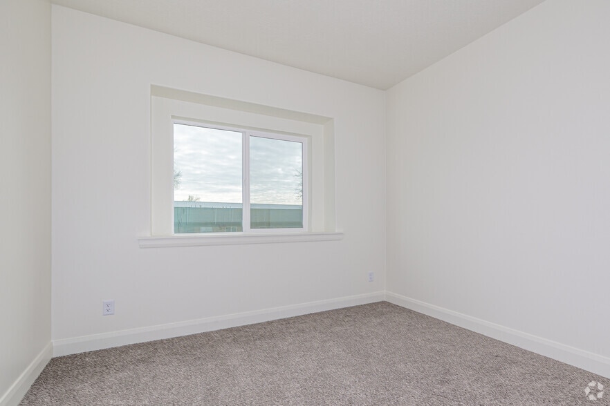 More Photos Of 36 W 1600 N, Sunset Apartments For Sale