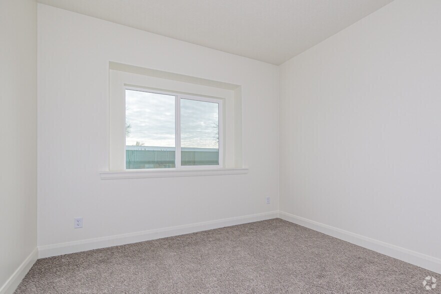 More Photos Of 36 W 1600 N, Sunset Apartments For Sale