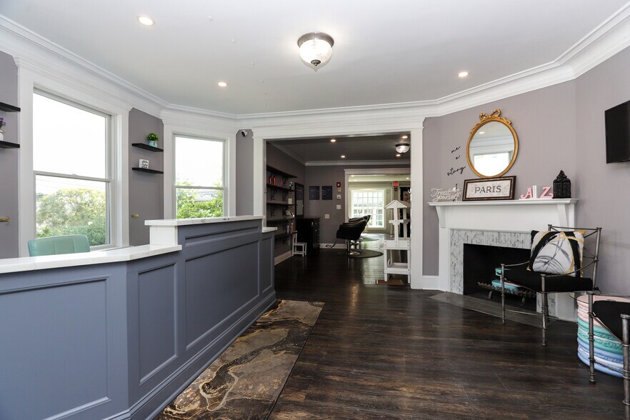 More Photos Of 609 Main St, Ridgefield Office For Lease
