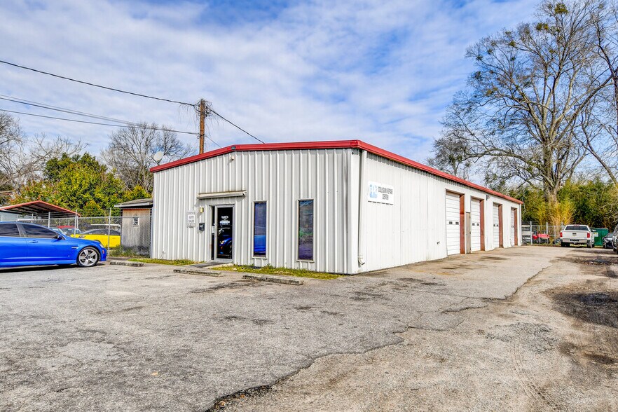More Photos Of 1407 Charleston Hwy, Orangeburg Storefront Retail Office For Sale