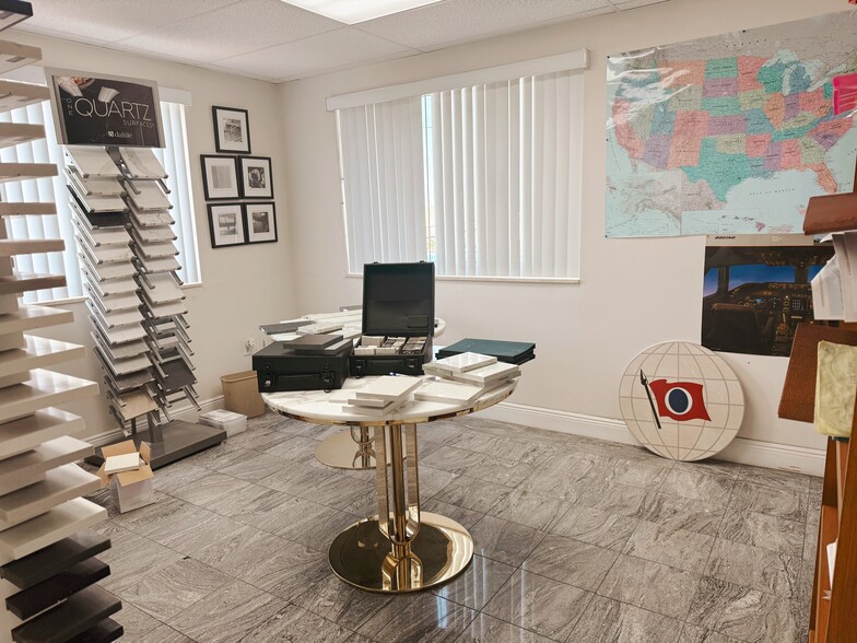 More Photos Of 3750 NW 43rd St, Hialeah Warehouse For Lease