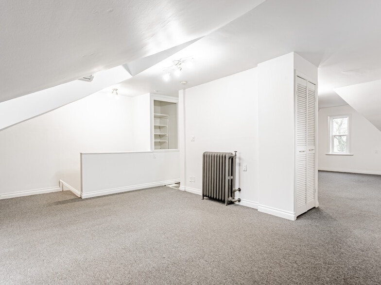 More Photos Of 24 Webster Av, Toronto Apartments For Sale