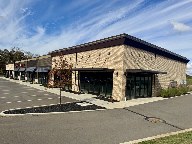 More Photos Of 4075-4089 Adair Ave, Valencia Storefront Retail Office For Lease