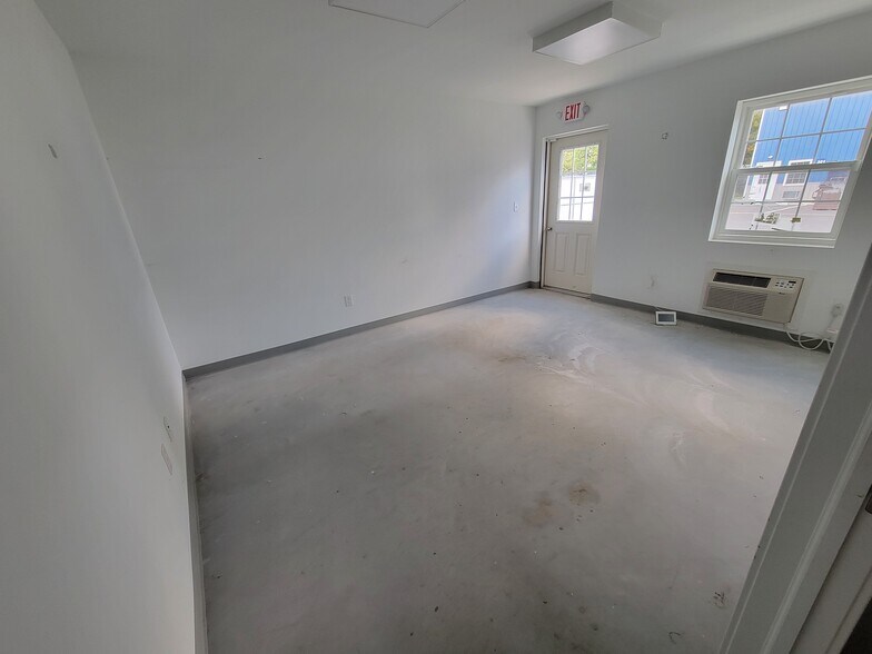 More Photos Of 131 Rosemary Rd, Dover Unknown For Sale