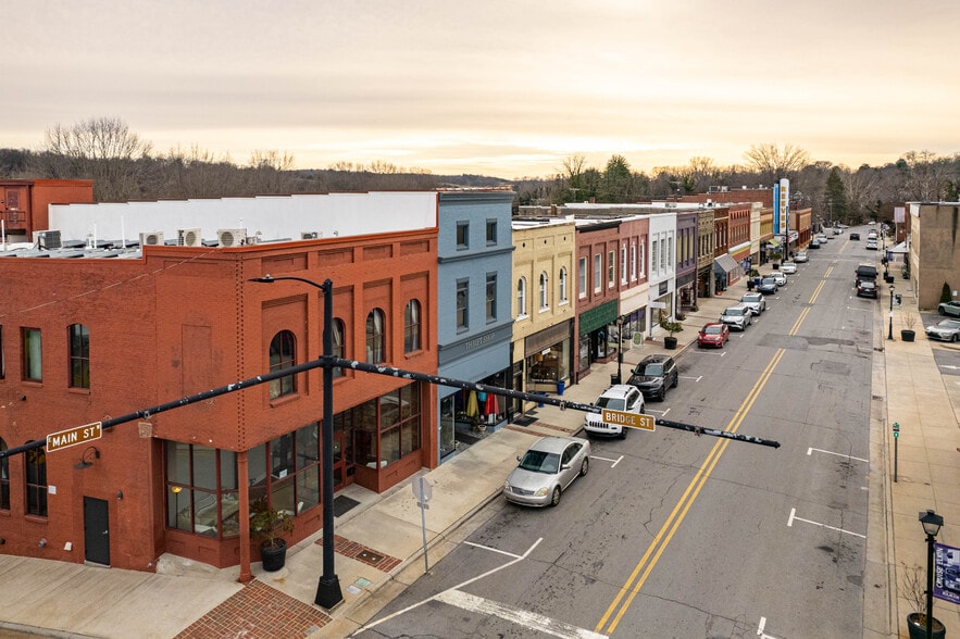 More Photos Of 105 W Main St, Elkin Office For Sale