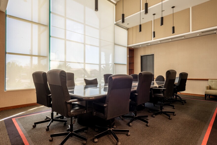 More Photos Of 2965 S Jones Blvd, Las Vegas Office For Sale