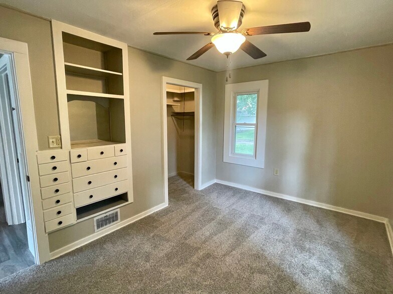 More Photos Of 844 Broadway St N, Menomonie Storefront Retail Residential For Sale