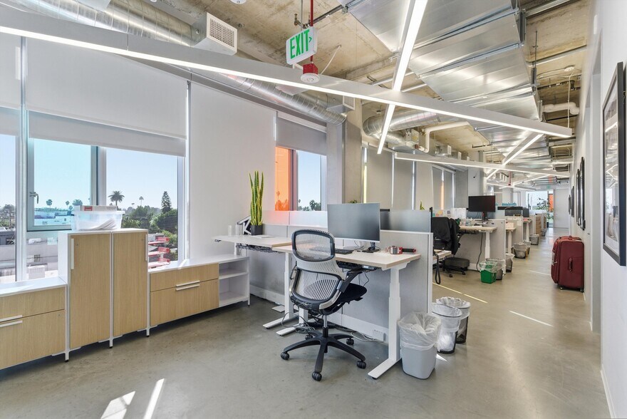 More Photos Of 6555 Barton Ave, Los Angeles Office For Lease