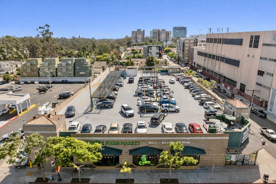 More Photos Of 711 University Ave, San Diego Supermarket For Sale