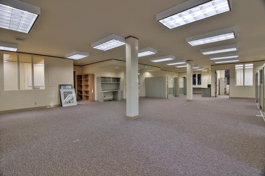 More Photos Of 400 Camino Aguajito, Monterey Office For Sale
