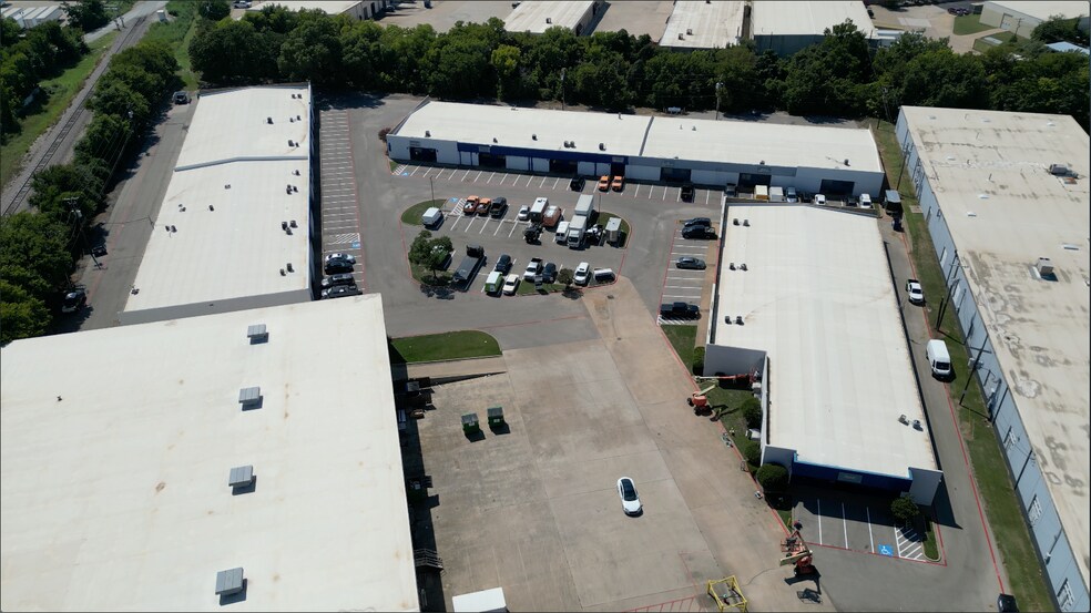 More Photos Of 1663 Hickory Dr, Haltom City Unknown For Lease