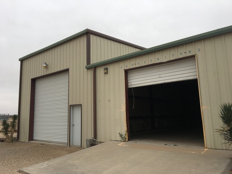 More Photos Of 200 O T Smith Rd, Tornillo Warehouse For Sale