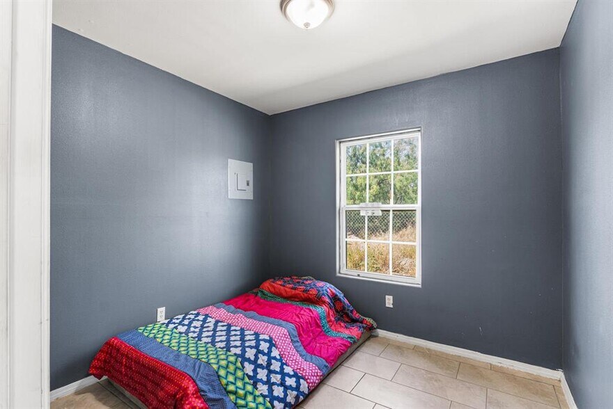 More Photos Of 307 Sulfur Mine Road, Laredo Land For Sale