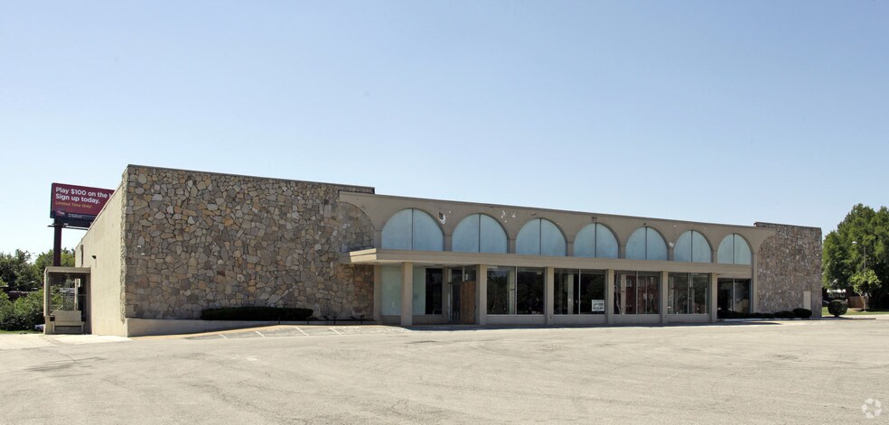 Primary Photo Of 4330 S Broadway, Saint Louis Freestanding For Sale