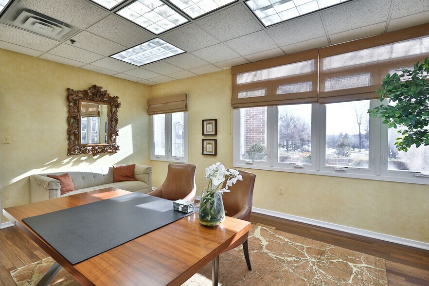 More Photos Of 400-415 Executive Dr, Langhorne Medical For Lease