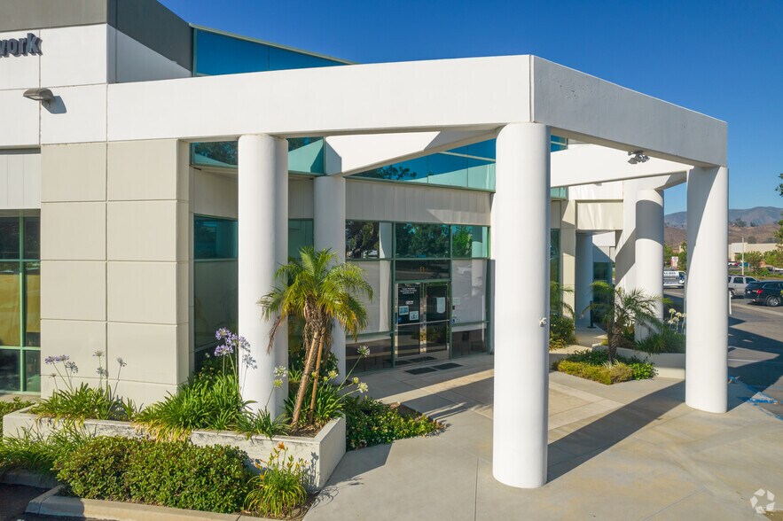 More Photos Of 600 Central Ave, Lake Elsinore Office For Lease