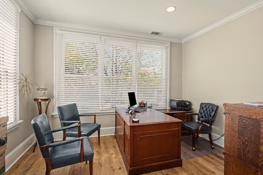 More Photos Of 236 Washington Ave, Marietta Office Residential For Sale