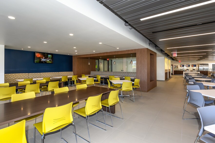 More Photos Of 111 Founders Plz, East Hartford Office For Lease