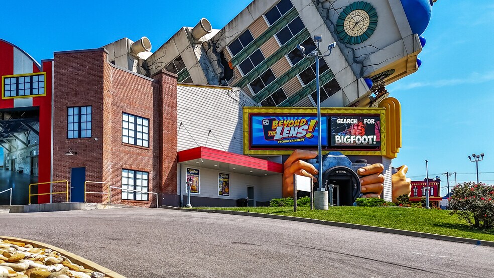 More Photos Of 2115 Parkway, Pigeon Forge Theater Concert Hall For Sale